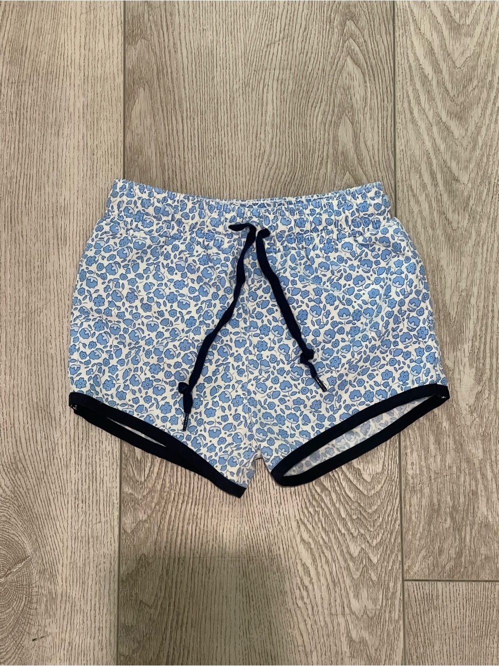 Minnow boys italian floral boardie, size 3/4T EUC